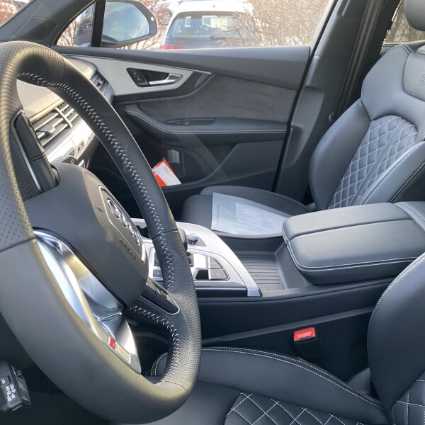 Audi Q7 из Германии (26556)