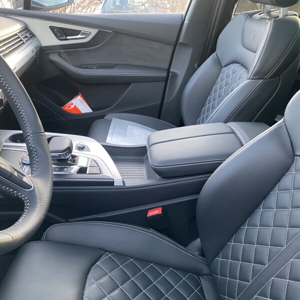 Audi Q7 из Германии (26558)
