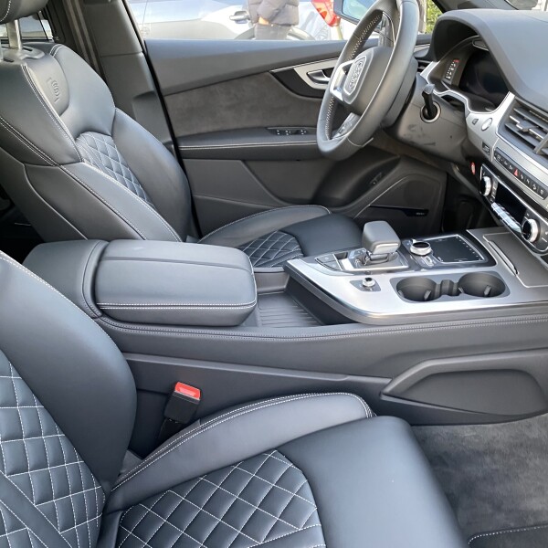 Audi Q7 из Германии (26565)