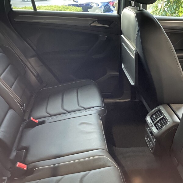 Volkswagen  Tiguan из Германии (26750)