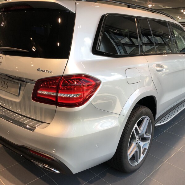 Mercedes-Benz GLS-Klasse из Германии (27164)