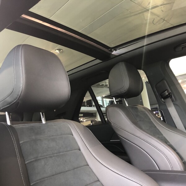 Mercedes-Benz GLE-Klasse из Германии (27302)