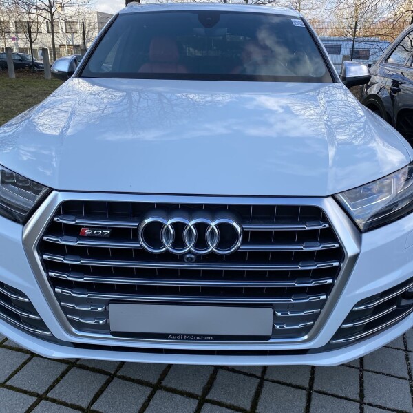 Audi SQ7 из Германии (29042)