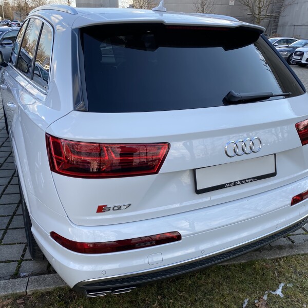 Audi SQ7 из Германии (29058)