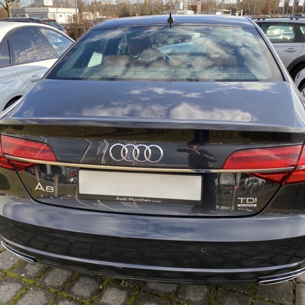 Audi A8  из Германии (29991)