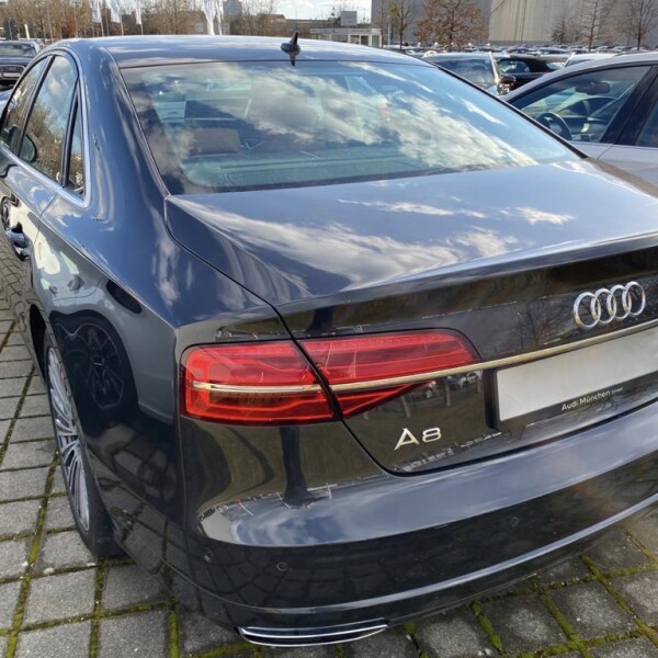 Audi A8  из Германии (29992)