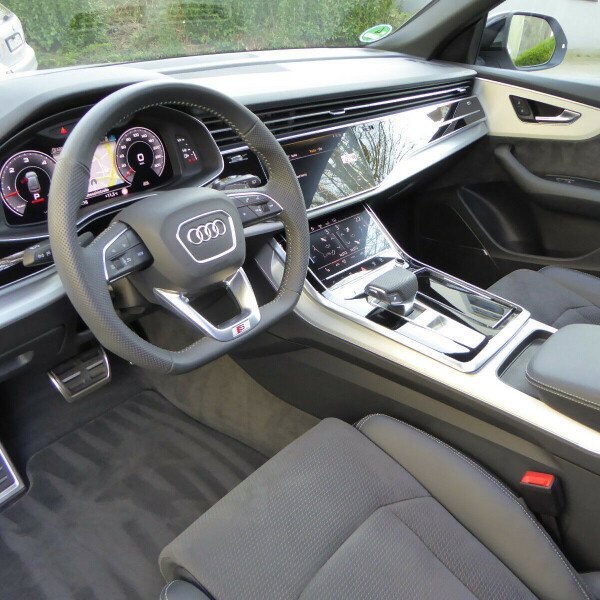 Audi Q8 из Германии (31120)