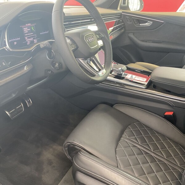 Audi SQ8 из Германии (31428)
