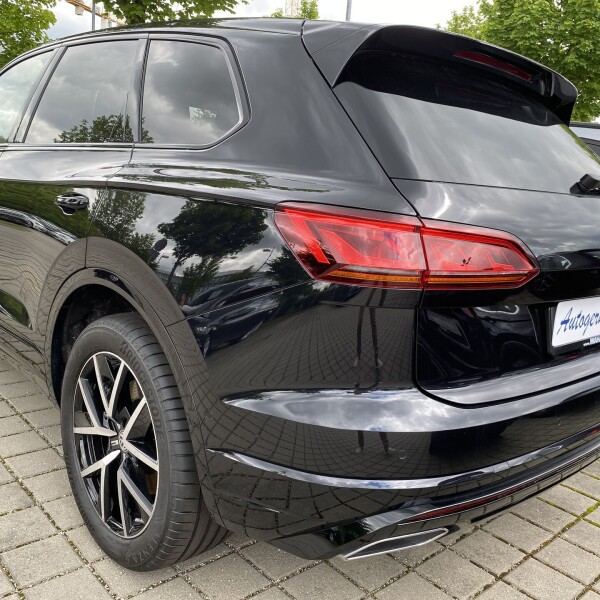 Volkswagen Touareg из Германии (32103)