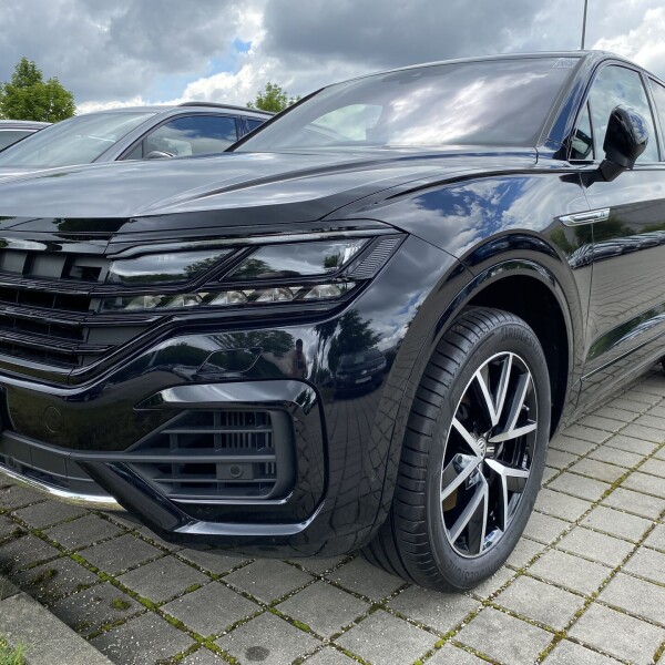 Volkswagen Touareg из Германии (32101)