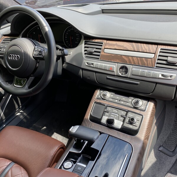 Audi A8  из Германии (32893)