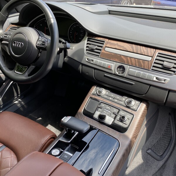 Audi A8  из Германии (32892)
