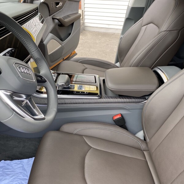Audi Q8 из Германии (33288)