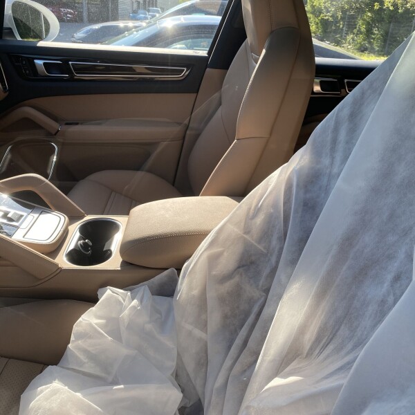 Porsche Cayenne из Германии (33599)
