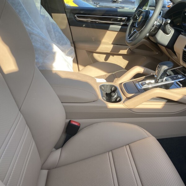 Porsche Cayenne из Германии (33611)