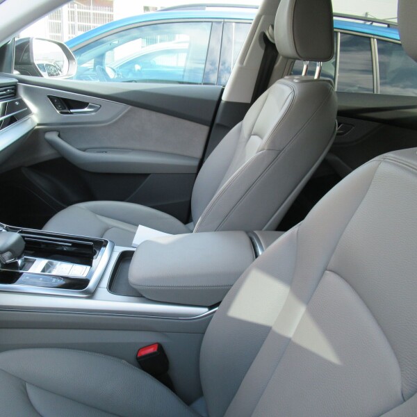 Audi Q8 из Германии (35619)