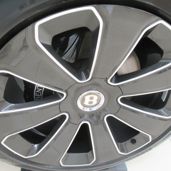 Bentley Bentayga из Германии (35790)