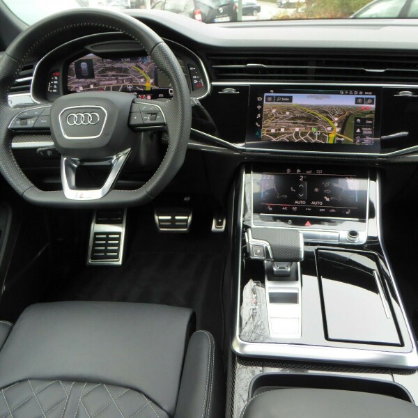 Audi SQ8 из Германии (37210)
