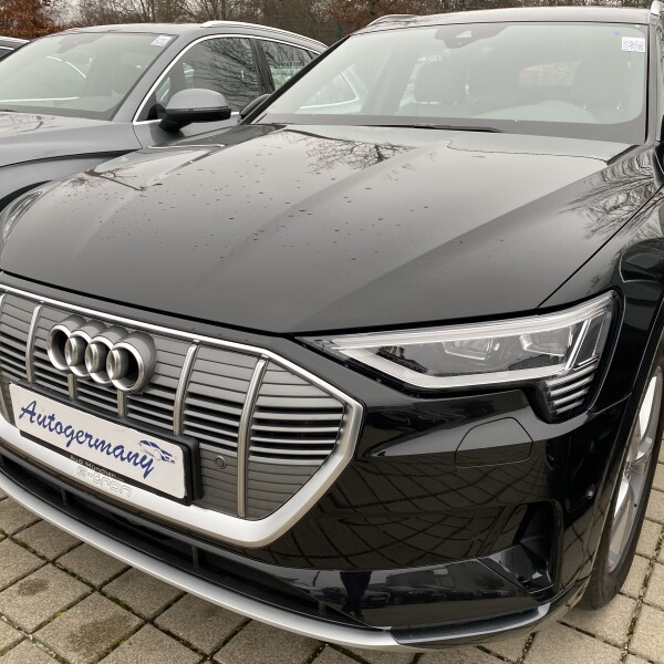 Audi e-tron из Германии (38081)