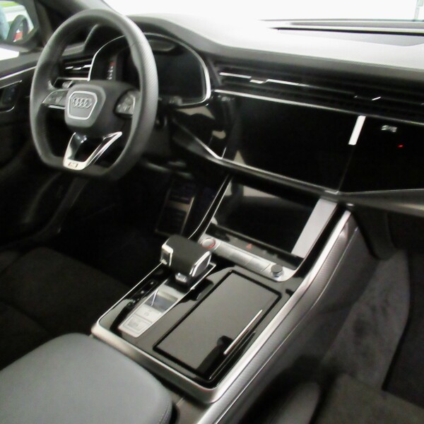 Audi RSQ8 из Германии (38666)