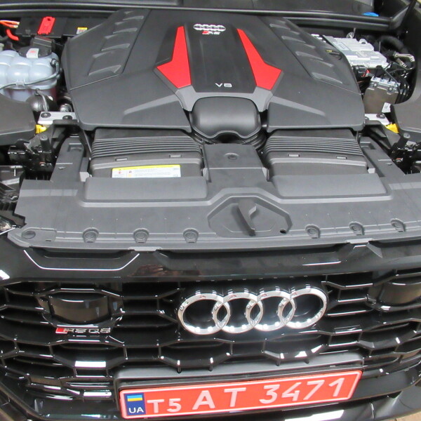 Audi RSQ8 из Германии (38640)