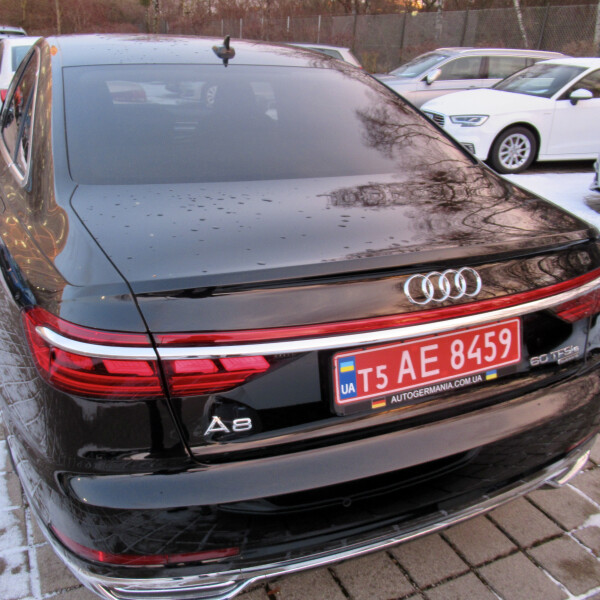 Audi A8  из Германии (39025)