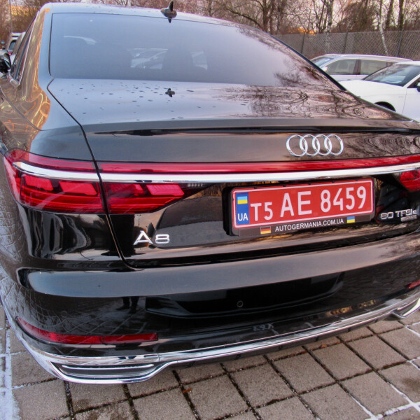 Audi A8  из Германии (39017)
