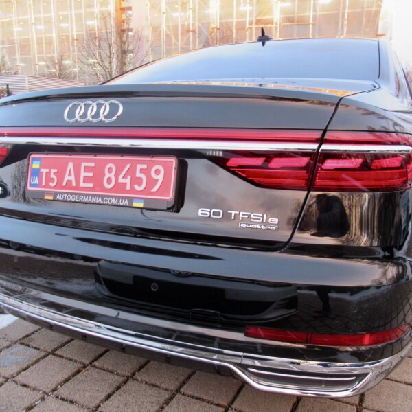 Audi A8  из Германии (39011)