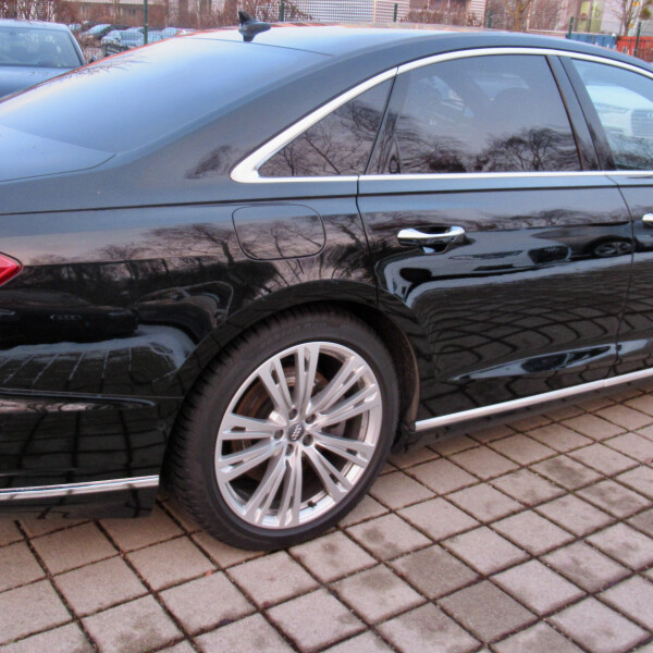 Audi A8  из Германии (39029)