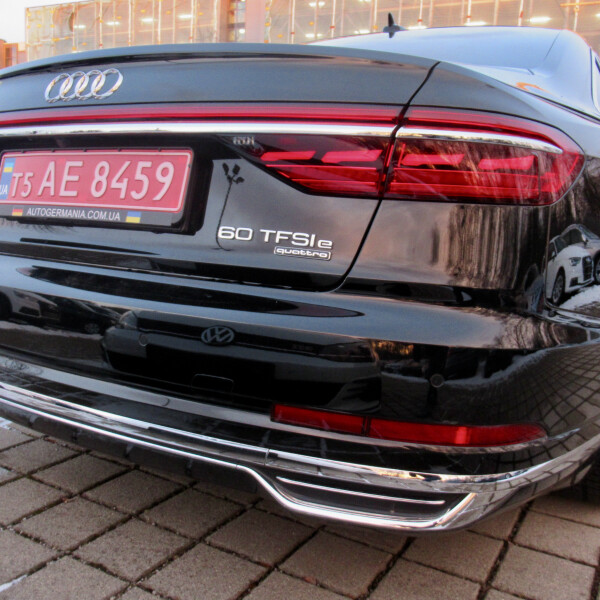 Audi A8  из Германии (39030)