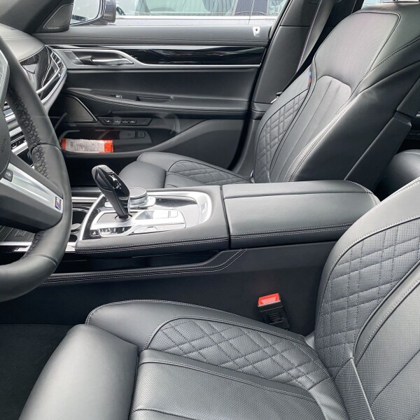 BMW 7-серии из Германии (39132)
