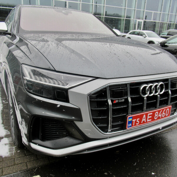 Audi SQ8 из Германии (39248)