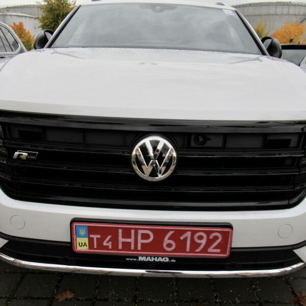 Volkswagen Touareg из Германии (39898)