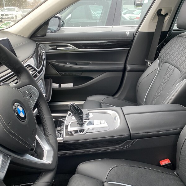 BMW 7-серии из Германии (40146)