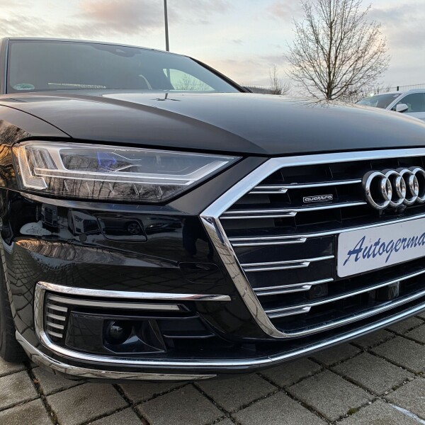 Audi A8  из Германии (40260)