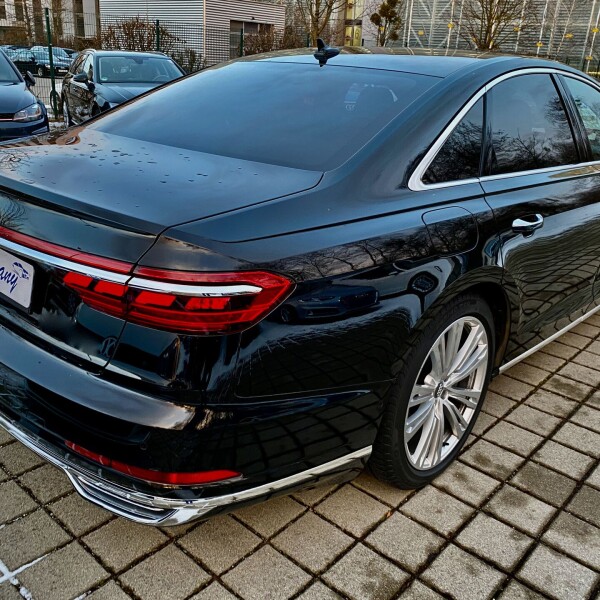 Audi A8  из Германии (40239)