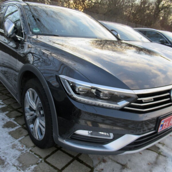 Volkswagen Alltrack из Германии (40288)