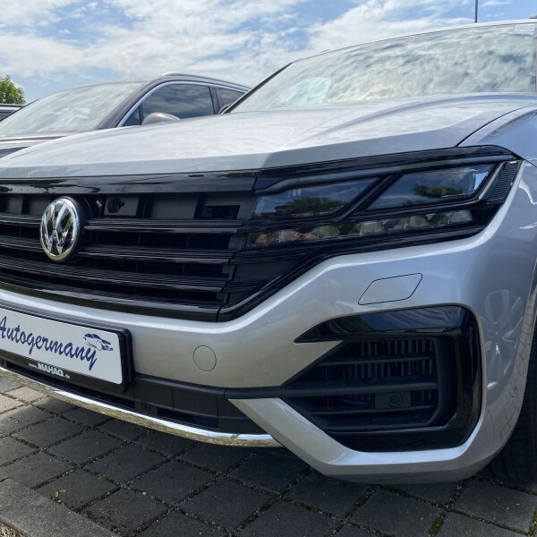 Volkswagen Touareg из Германии (40786)