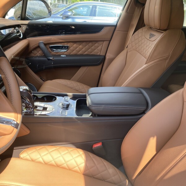 Bentley Bentayga из Германии (40937)