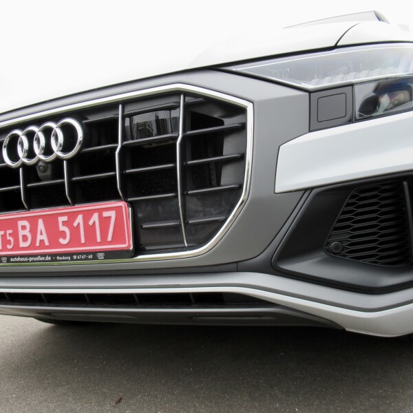 Audi Q8 из Германии (57116)