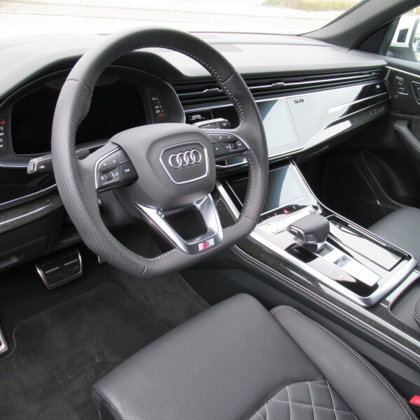 Audi Q8 из Германии (57142)