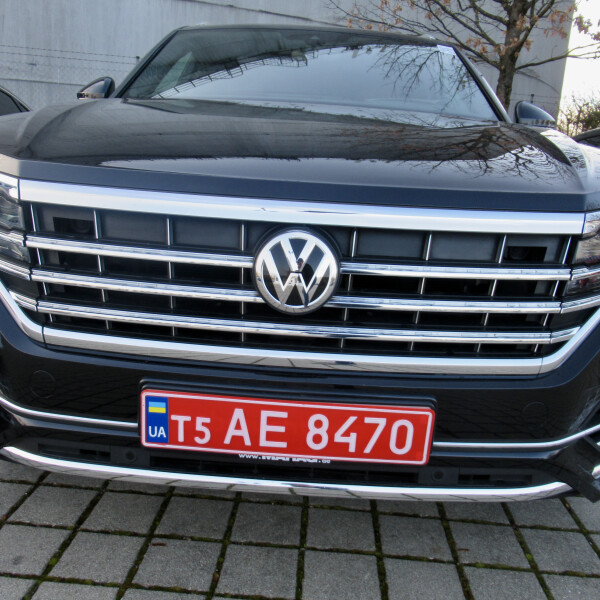 Volkswagen Touareg из Германии (42128)