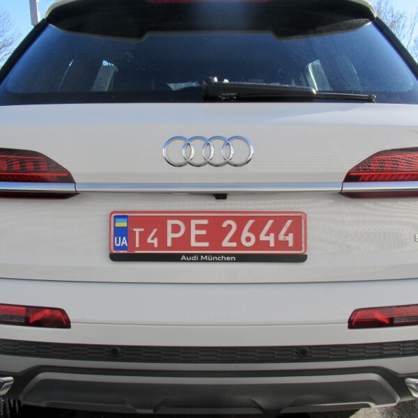 Audi Q7 из Германии (42834)