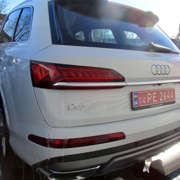 Audi Q7 из Германии (42836)