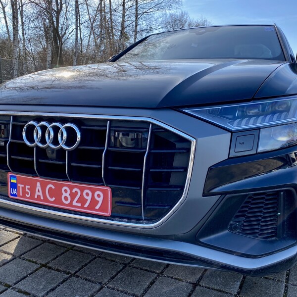 Audi Q8 из Германии (42872)