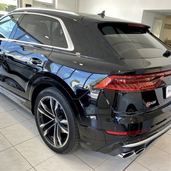 Audi SQ8 из Германии (43143)