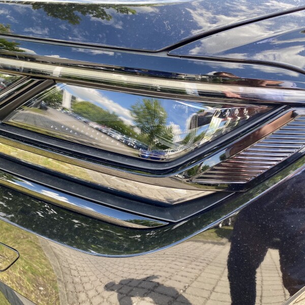 Volkswagen Touareg из Германии (43287)