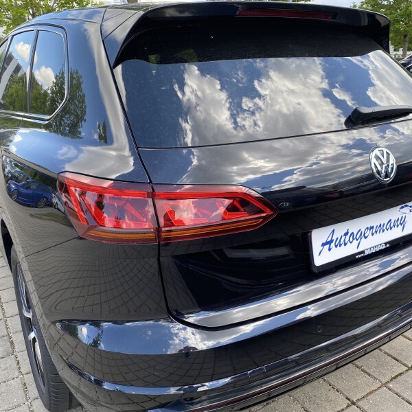 Volkswagen Touareg из Германии (43250)