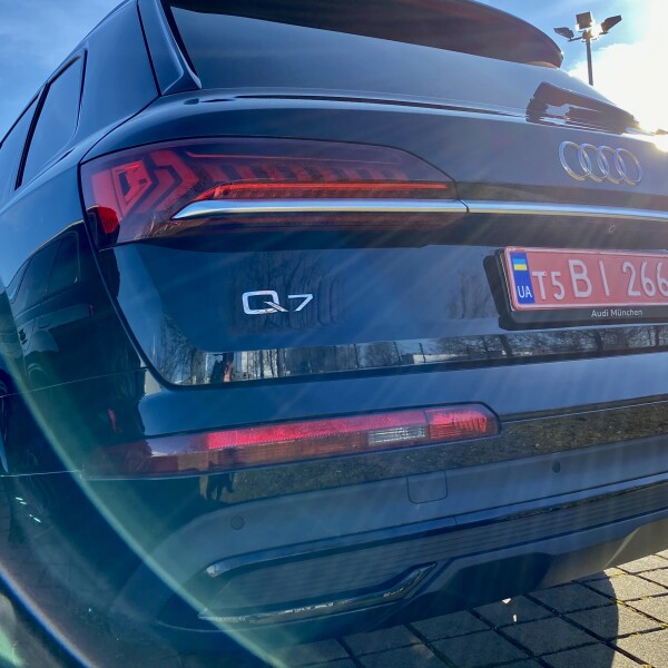 Audi Q7 из Германии (43876)