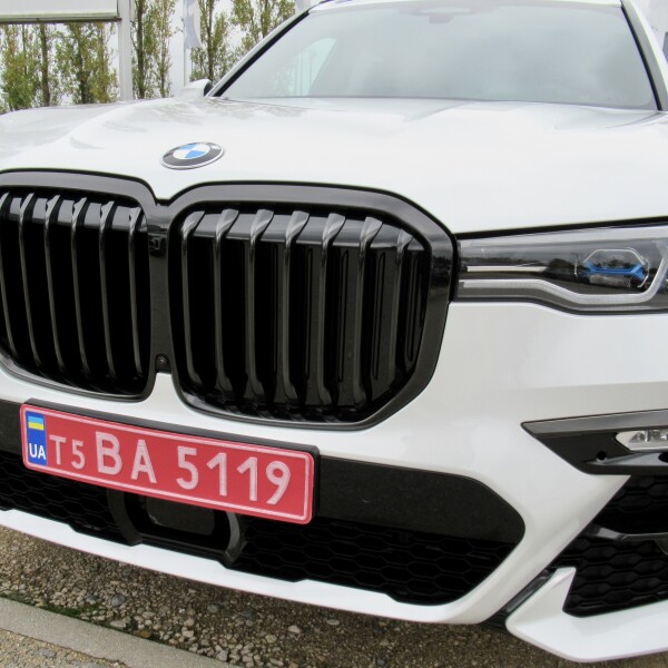BMW X7 из Германии (44670)
